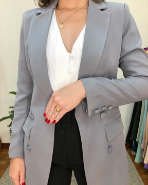 Blazer feminino de alfaiataria alongado cinza - Maria